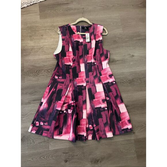 N NATORI NWT Brushstroke Pleated Dress Purple Pink Sz 18, MP $160 - Picture 1 of 11